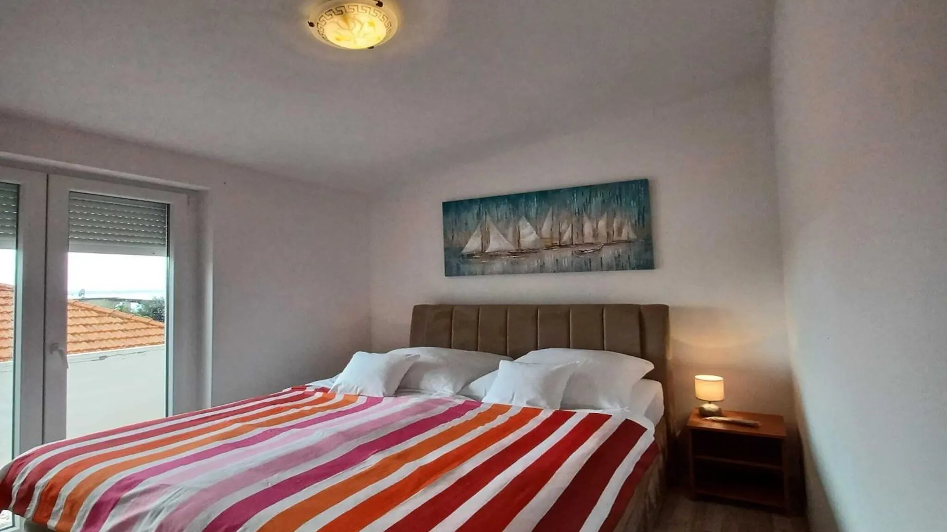 Beachfront Apartment With Balcony And Sea View ヴーシ クロアチア